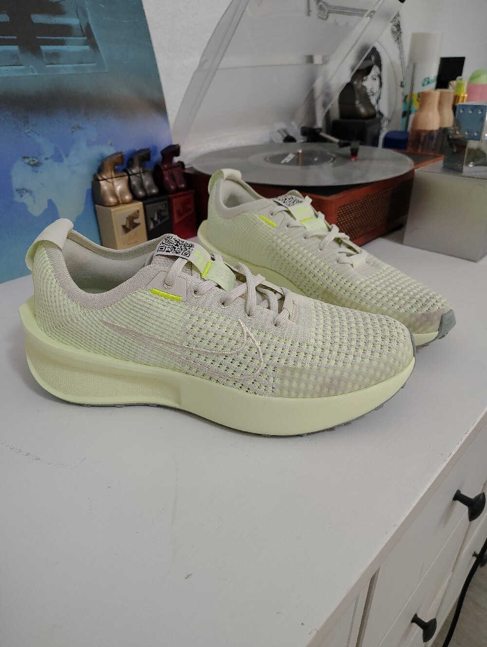 Nike Interact RunSea Glass Barely Volt Light Pumice Women Size 8.5
